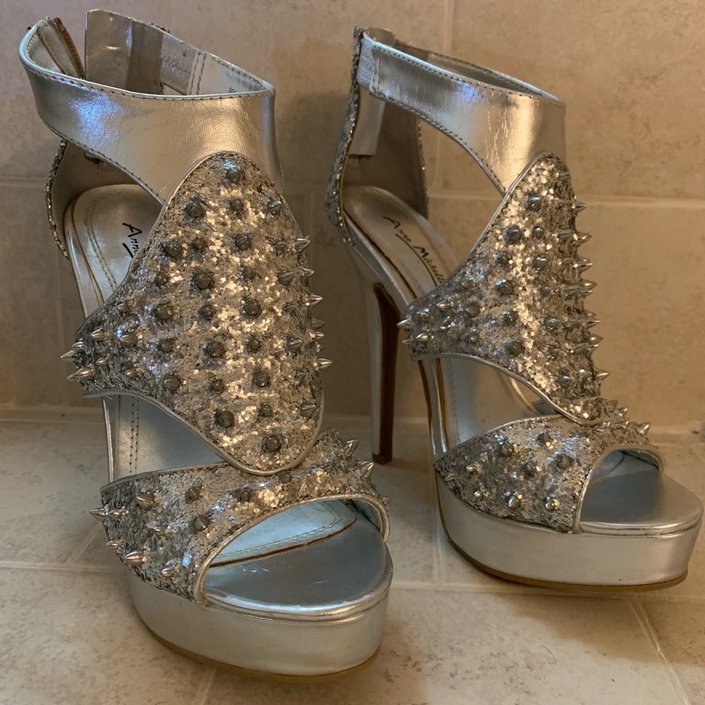 Anne Michelle Heels